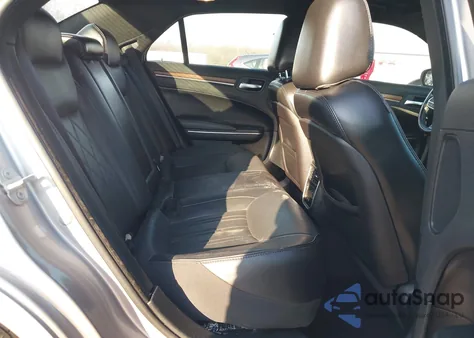 2018 Chrysler 300 300C z USA, uszkodzony, nr VIN 2C3CCAPT0JH227622